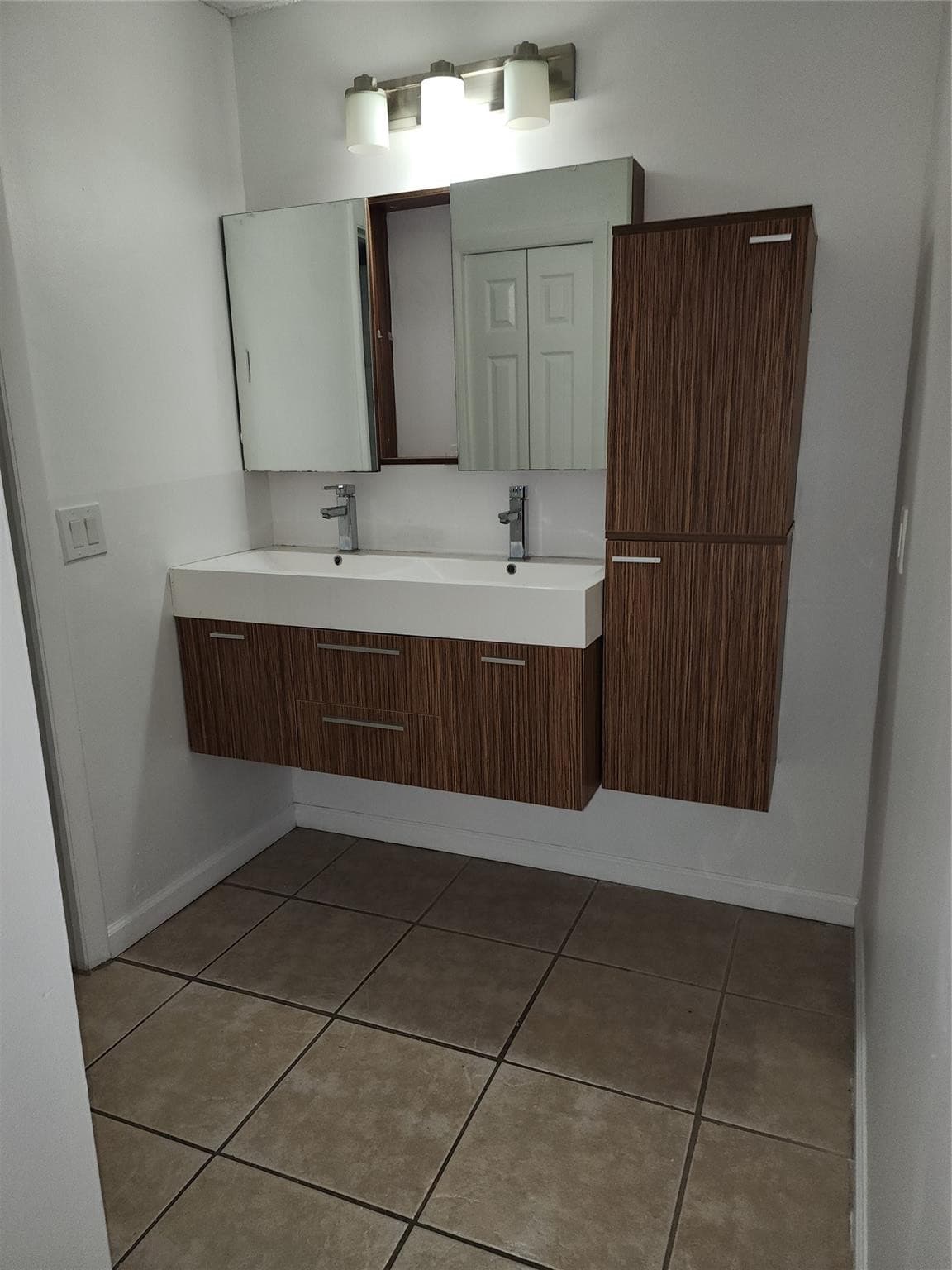 390 Racquet Club Road 204, Weston, FL 33326 — photo 7 of 9