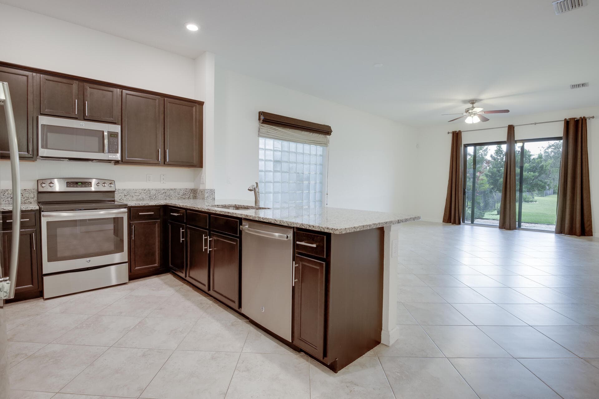 8985 Gulf Run Way, Lake Worth, FL 33467 — photo 5 of 22