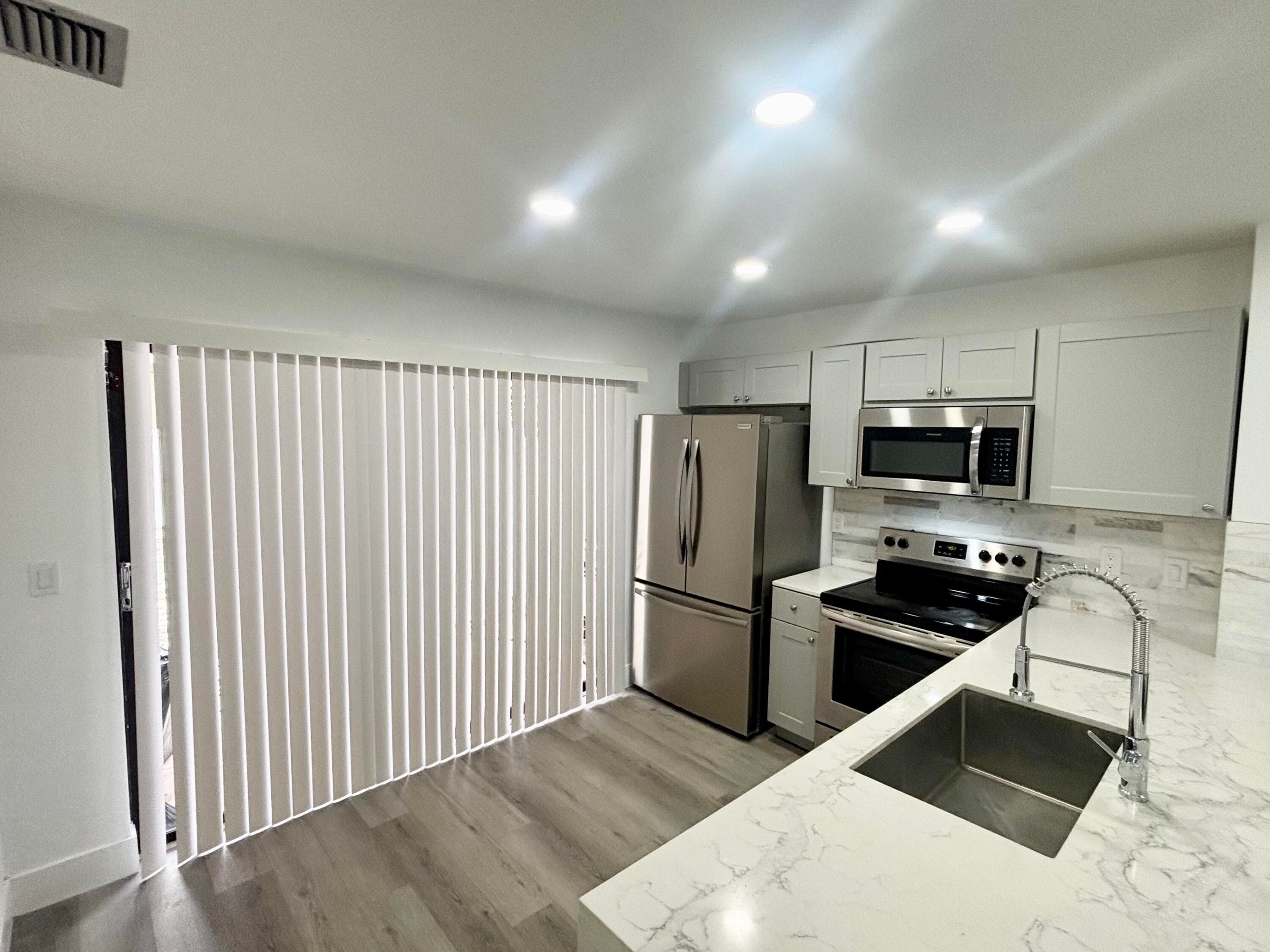 441 NE 38th Street, Boca Raton, FL 33431 — photo 8 of 35