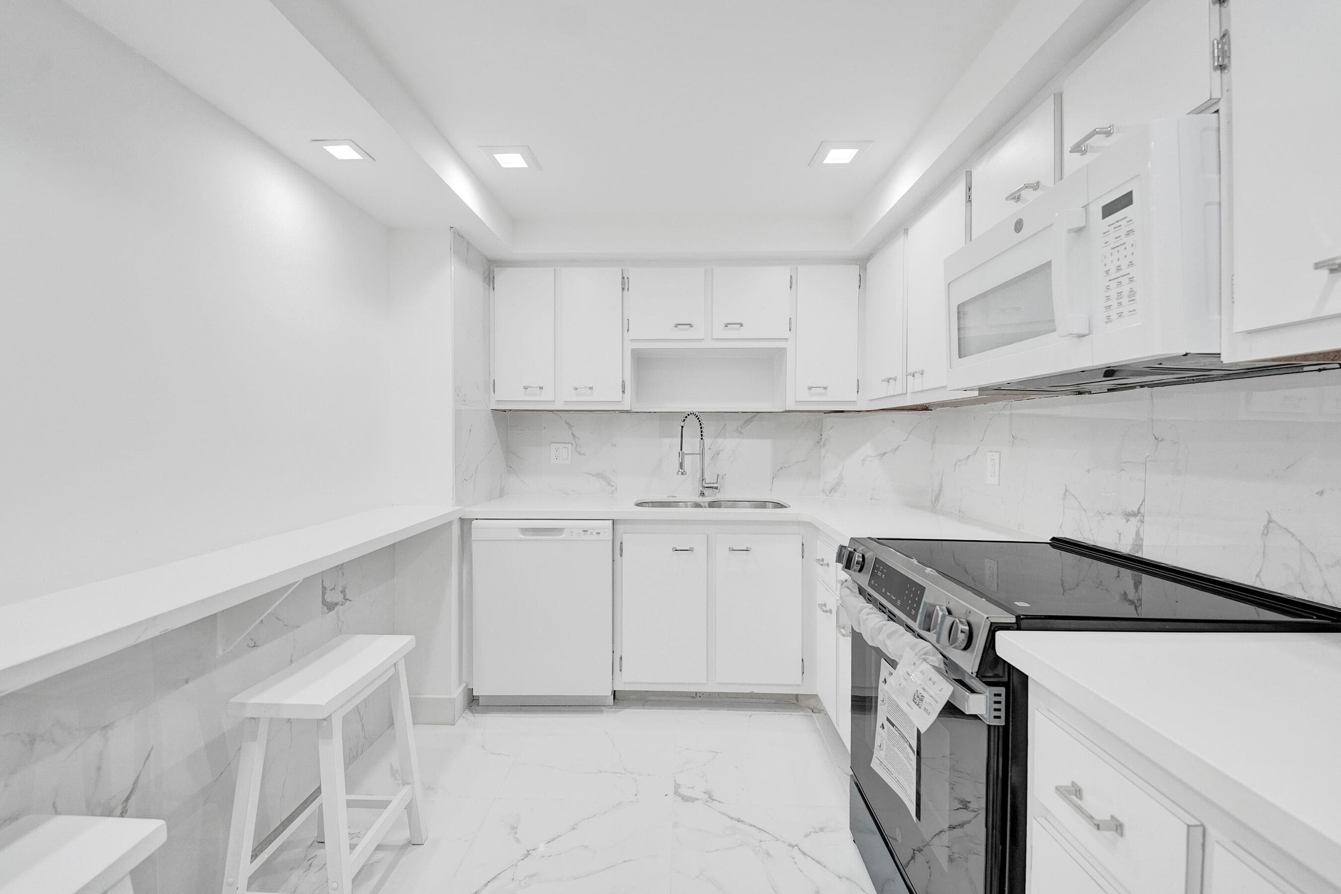 3800 N Hills Drive 208, Hollywood, FL 33021 — photo 4 of 32