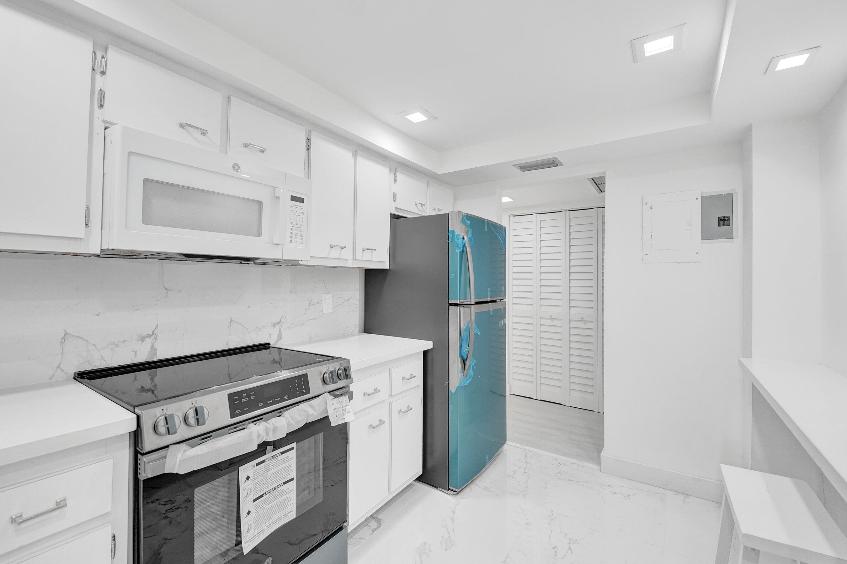 3800 N Hills Drive 208, Hollywood, FL 33021 — photo 6 of 32