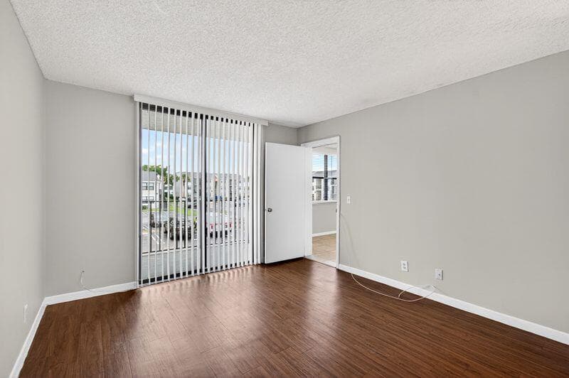 738 Executive Center Drive 21, West Palm Beach, FL 33401 — photo 10 of 32