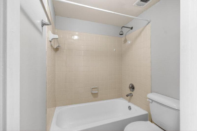 738 Executive Center Drive 21, West Palm Beach, FL 33401 — photo 15 of 32