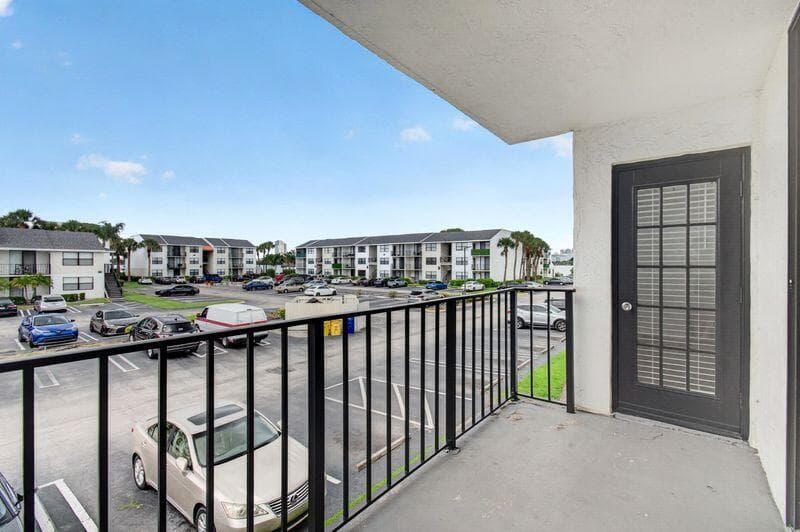 738 Executive Center Drive 21, West Palm Beach, FL 33401 — photo 18 of 32