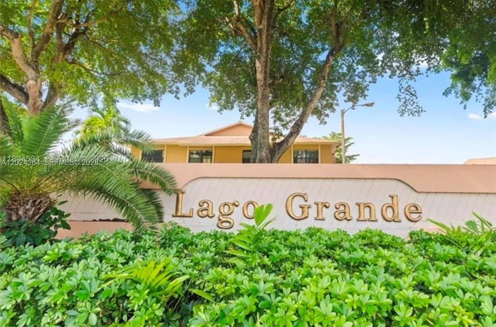 6575 W 27th Court 21-46, Hialeah, FL 33016 — photo 2 of 24