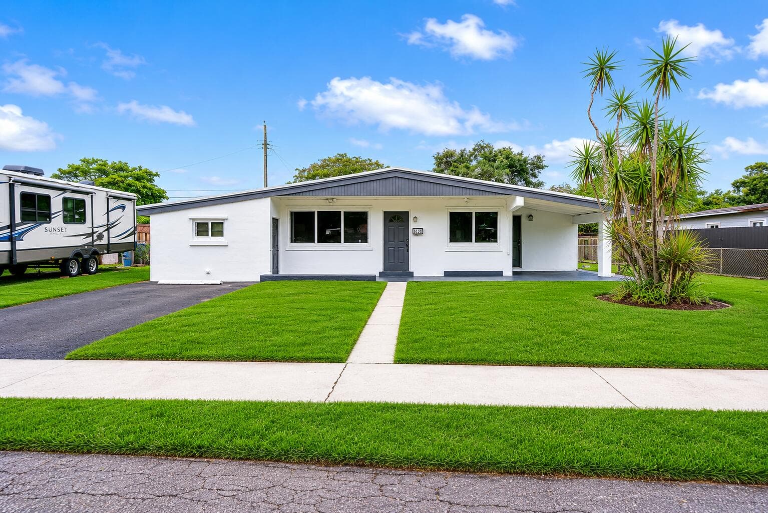 620 N 66th Avenue, Hollywood, FL 33024 — photo 2 of 32