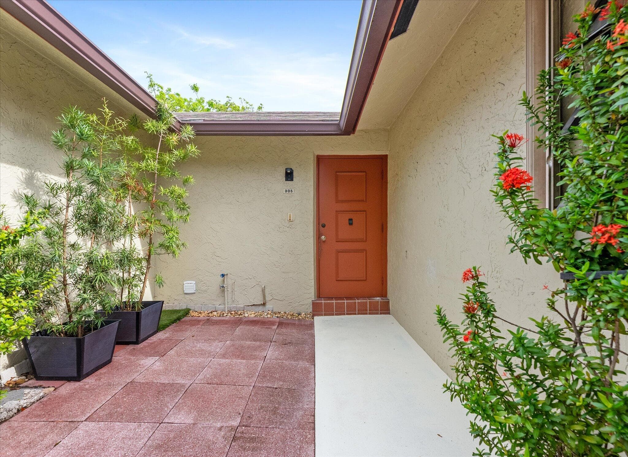 1821 NE 40th Court 305, Pompano Beach, FL 33064 — photo 4 of 23