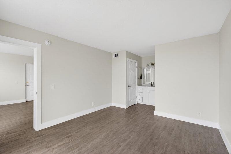 738 Executive Center Drive 35, West Palm Beach, FL 33401 — photo 6 of 28