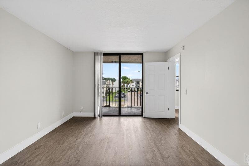 738 Executive Center Drive 35, West Palm Beach, FL 33401 — photo 9 of 28