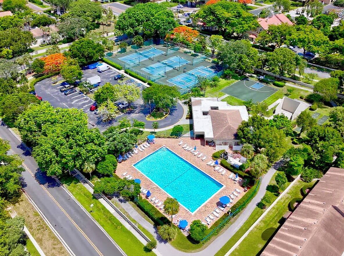 507 Gardens Drive 203, Pompano Beach, FL 33069 — photo 1 of 19
