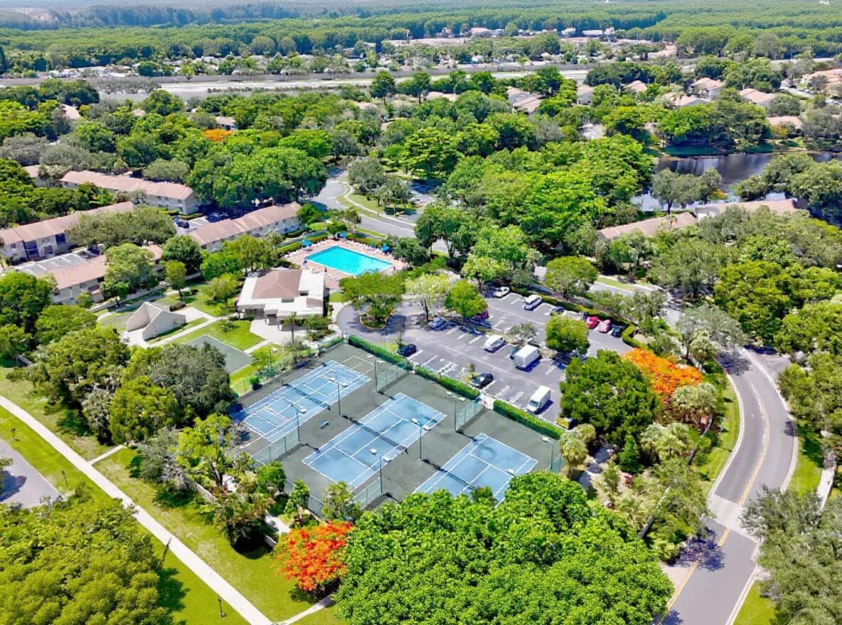507 Gardens Drive 203, Pompano Beach, FL 33069 — photo 4 of 19