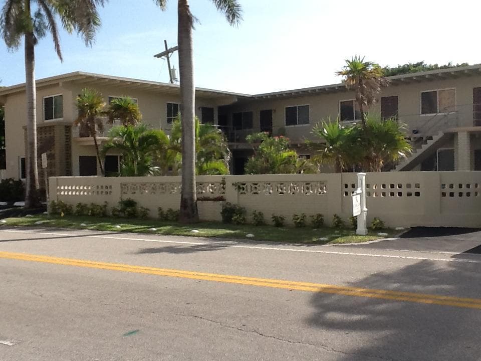 100 Cascade Lane 8, Palm Beach Shores, FL 33404 — photo