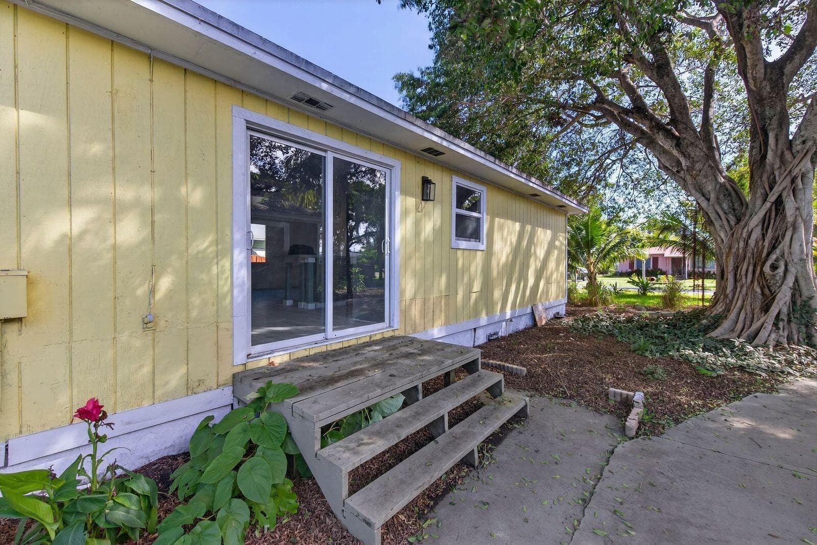 117 NE 8th Street, Pompano Beach, FL 33060 — photo 1 of 31
