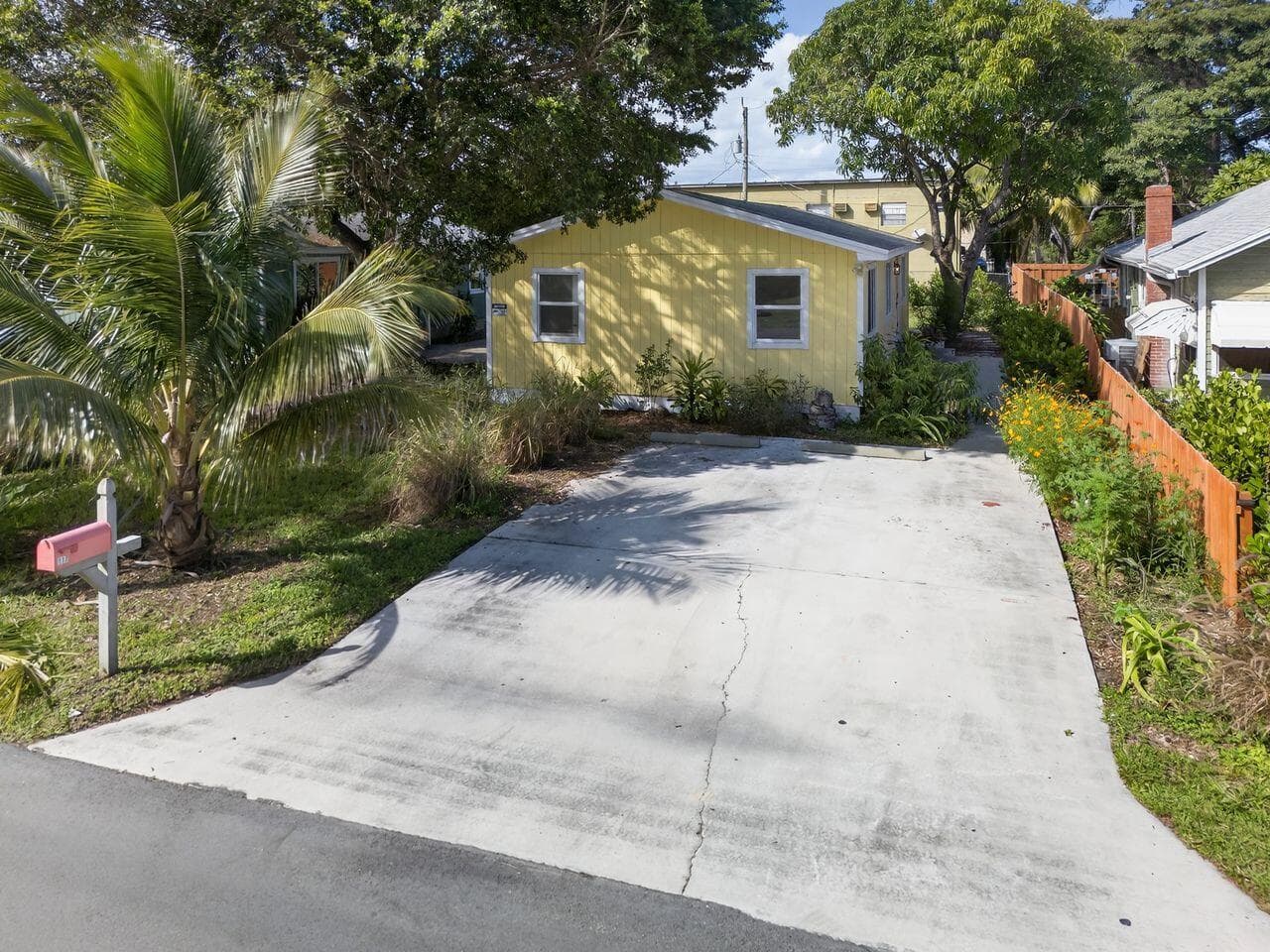 117 NE 8th Street, Pompano Beach, FL 33060 — photo 2 of 31