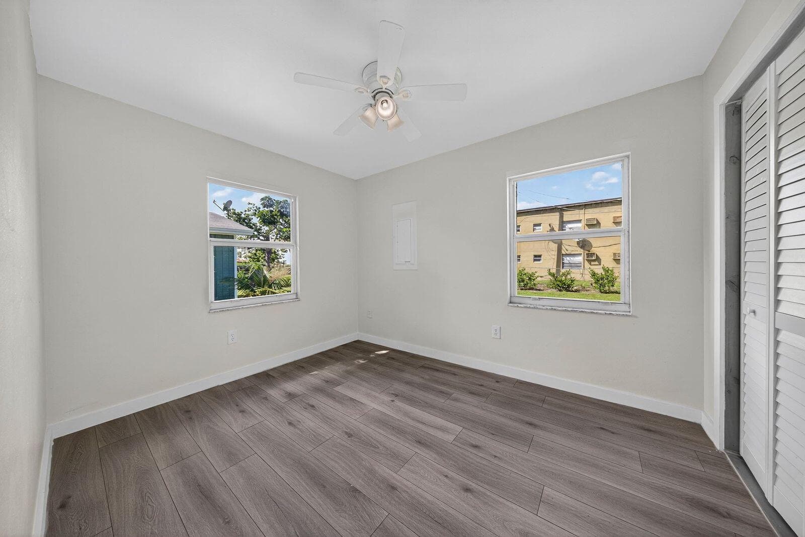 117 NE 8th Street, Pompano Beach, FL 33060 — photo 4 of 31