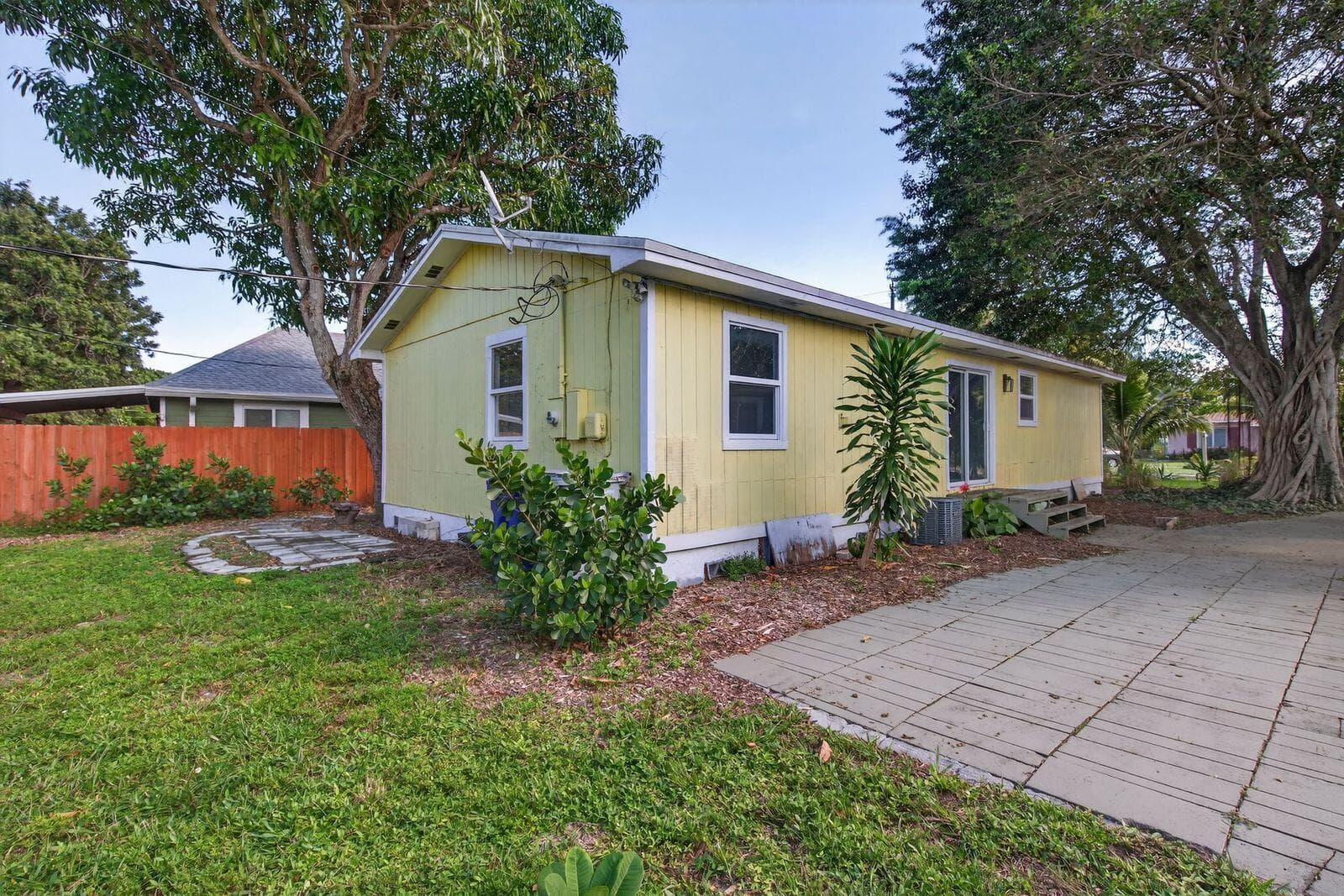 117 NE 8th Street, Pompano Beach, FL 33060 — photo 13 of 31