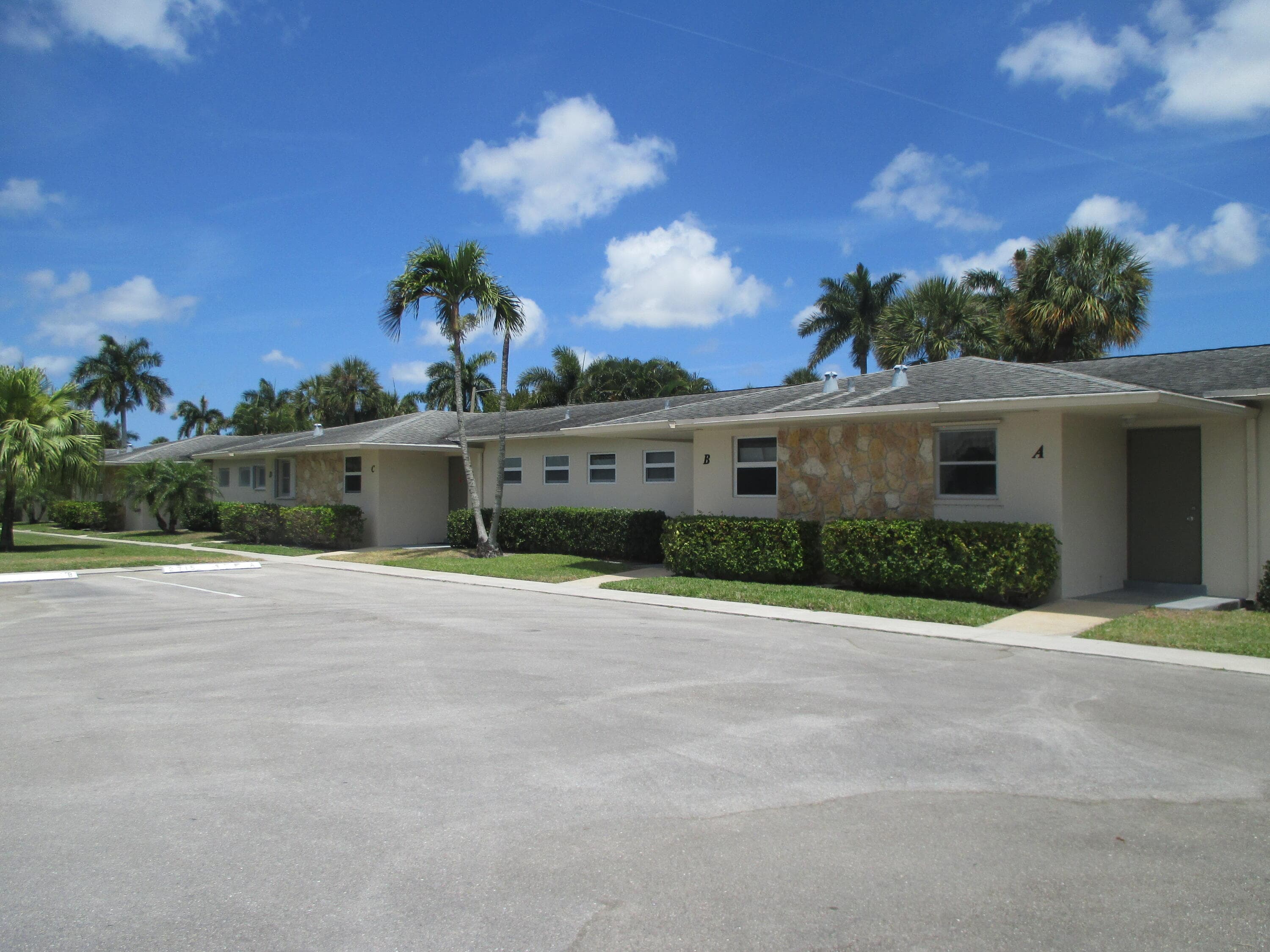 2715 Emory Drive E C, West Palm Beach, FL 33415 — photo 5 of 32