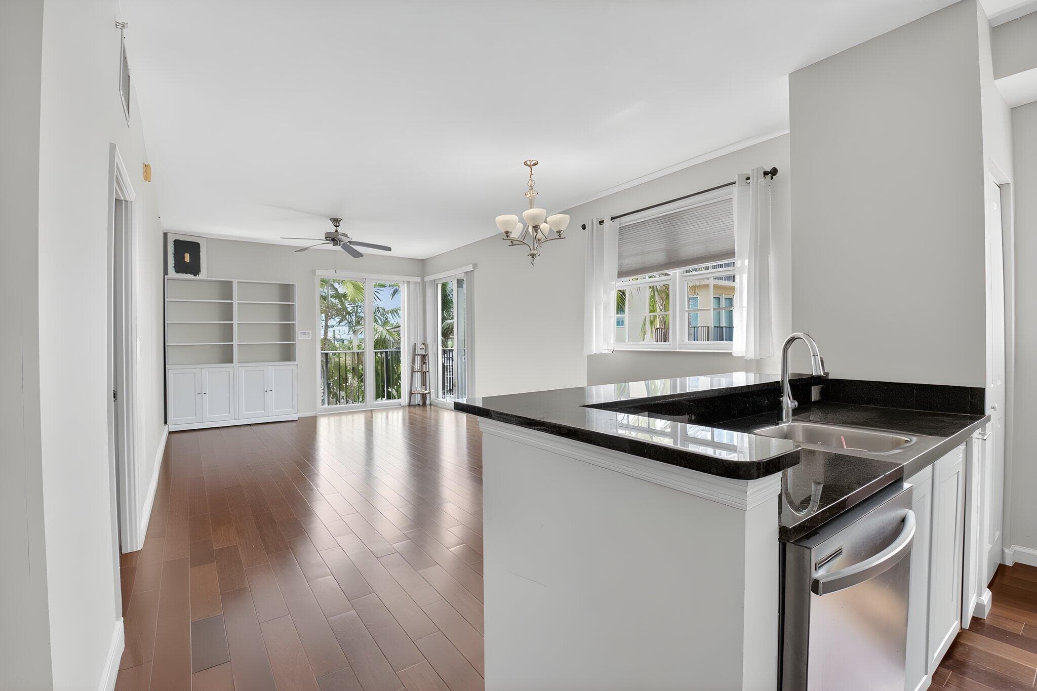 225 NE 1st Street 301, Delray Beach, FL 33444 — photo 1 of 20