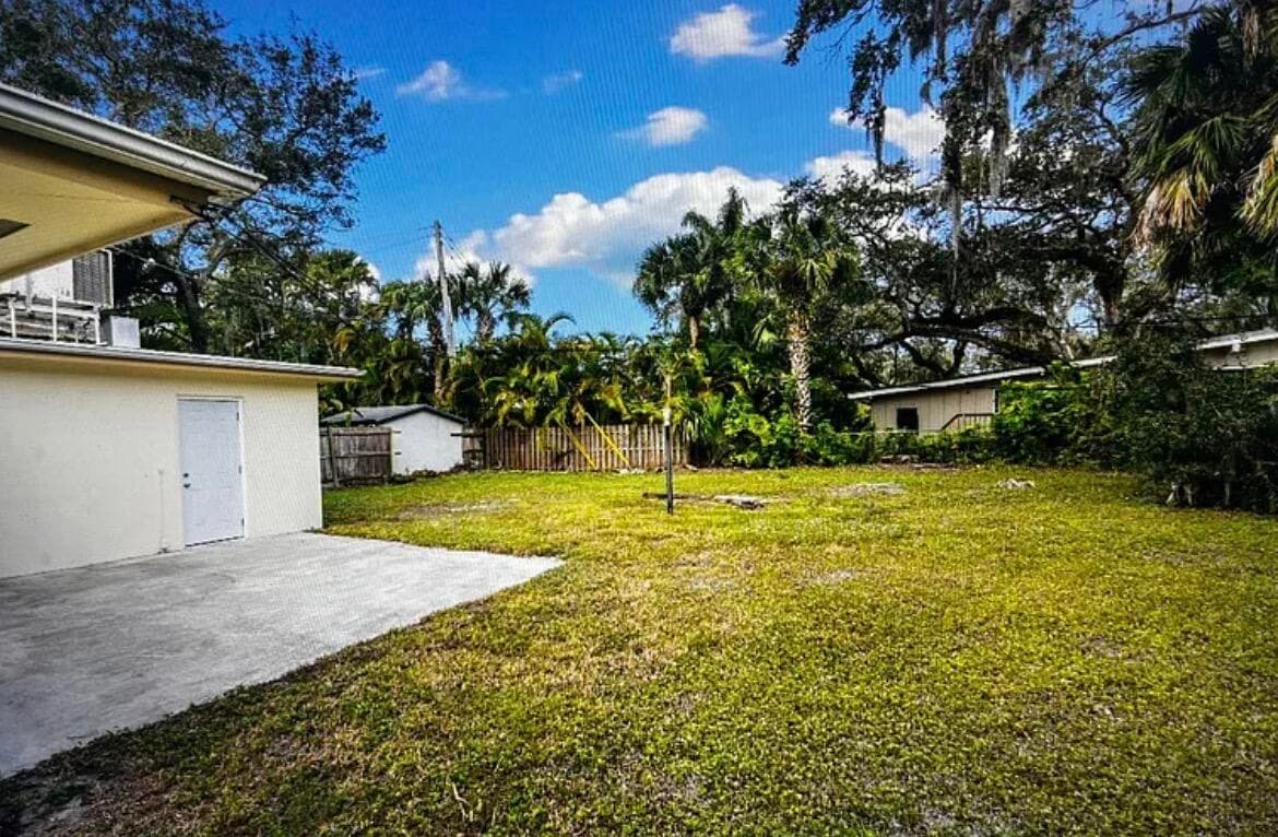515 Cypress Road, Vero Beach, FL 32963 — photo 3 of 15