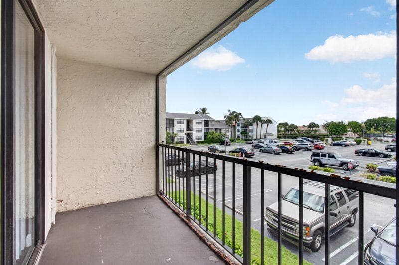 728 Executive Center Drive 29, West Palm Beach, FL 33401 — photo 28 of 49