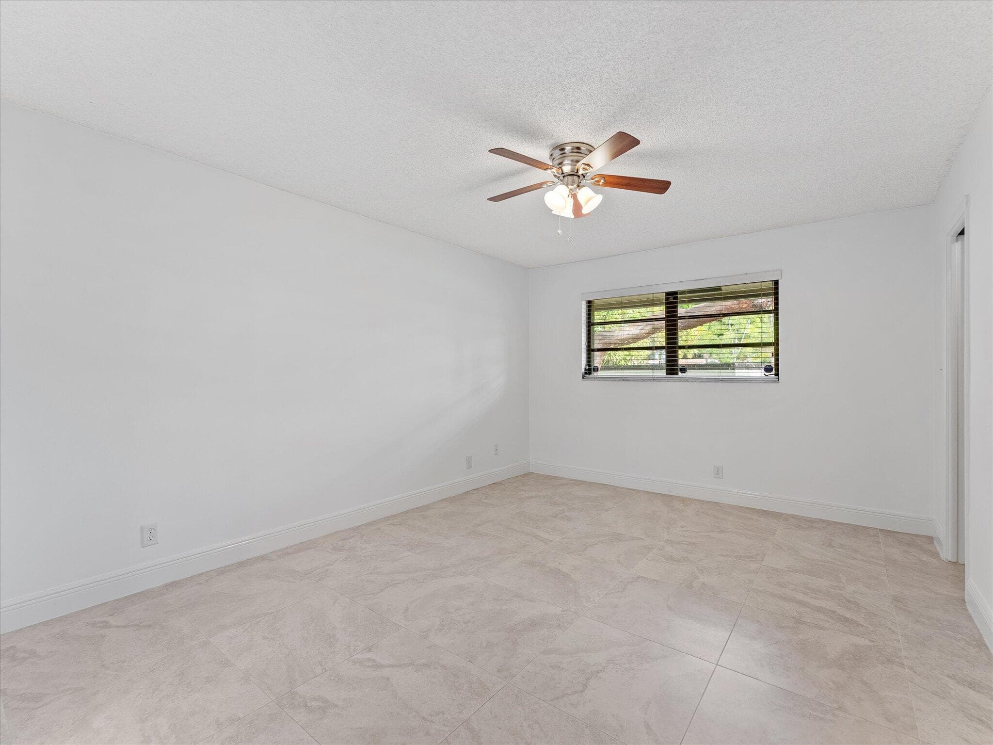 1821 NE 40th Court 305, Pompano Beach, FL 33064 — photo 13 of 23
