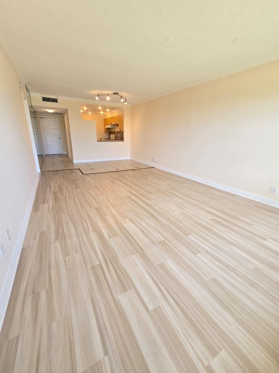 2900 N Palm Aire Drive N 405, Pompano Beach, FL 33069 — photo 4 of 12