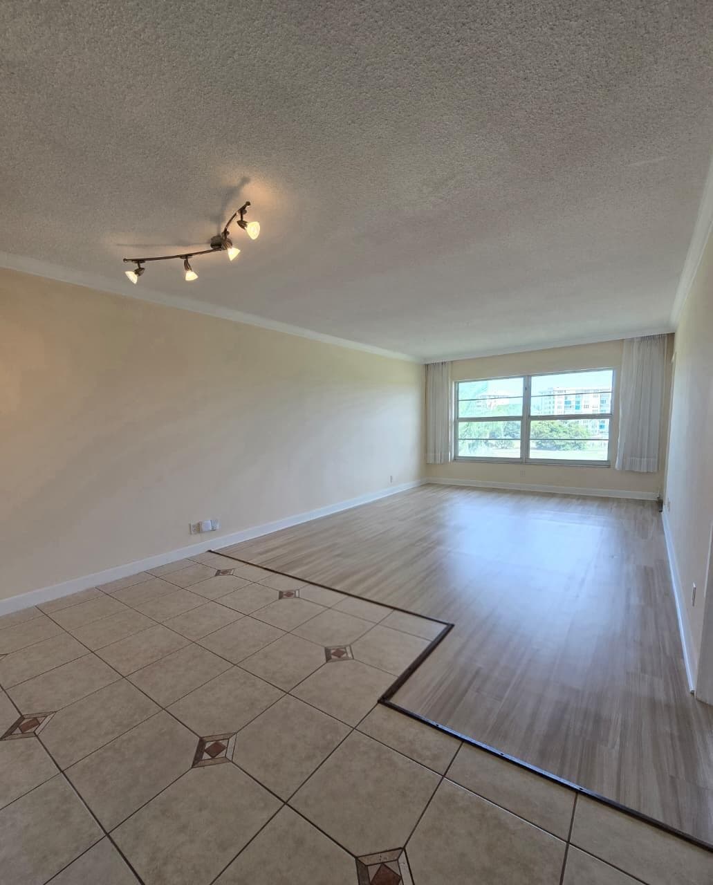 2900 N Palm Aire Drive N 405, Pompano Beach, FL 33069 — photo 3 of 12