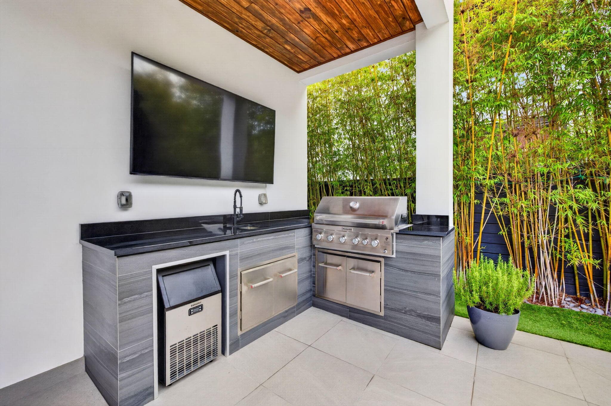 1644 NE 4th Court, Fort Lauderdale, FL 33301 — photo 67 of 81