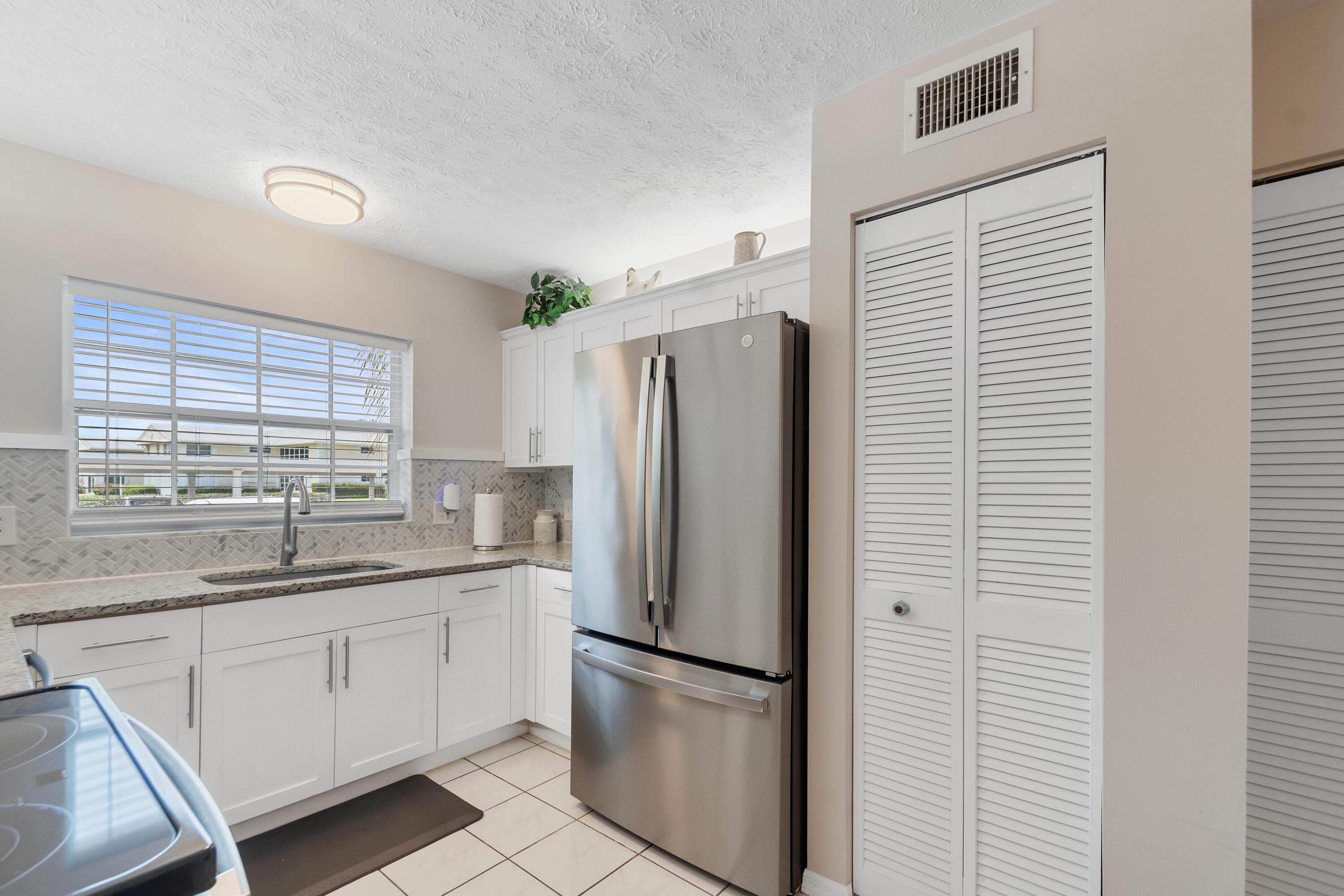 740 Lake Orchid Circle 104, Vero Beach, FL 32962 — photo 4 of 36