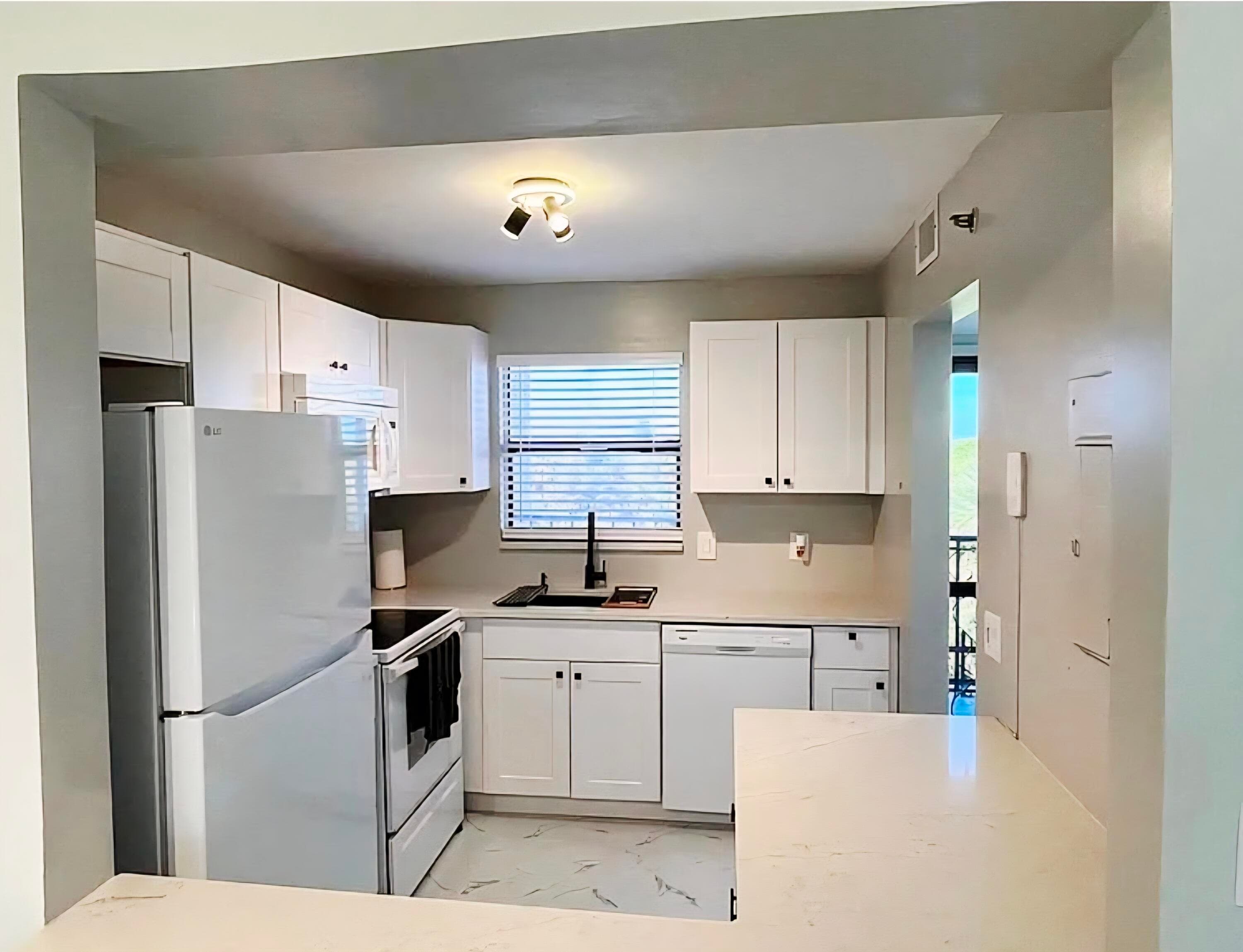 4640 W Lucerne Lakes Blvd Boulevard 505, Lake Worth, FL 33467 — photo 1 of 16