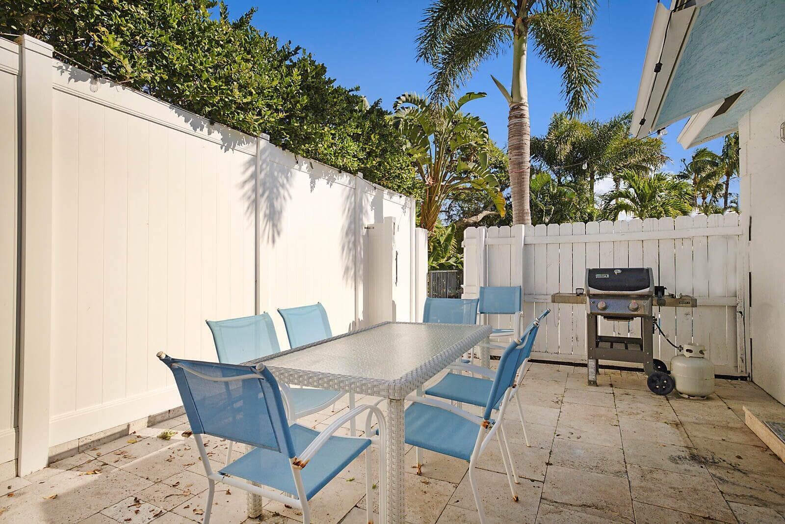 338 NE 7th Avenue A, Delray Beach, FL 33483 — photo 14 of 22