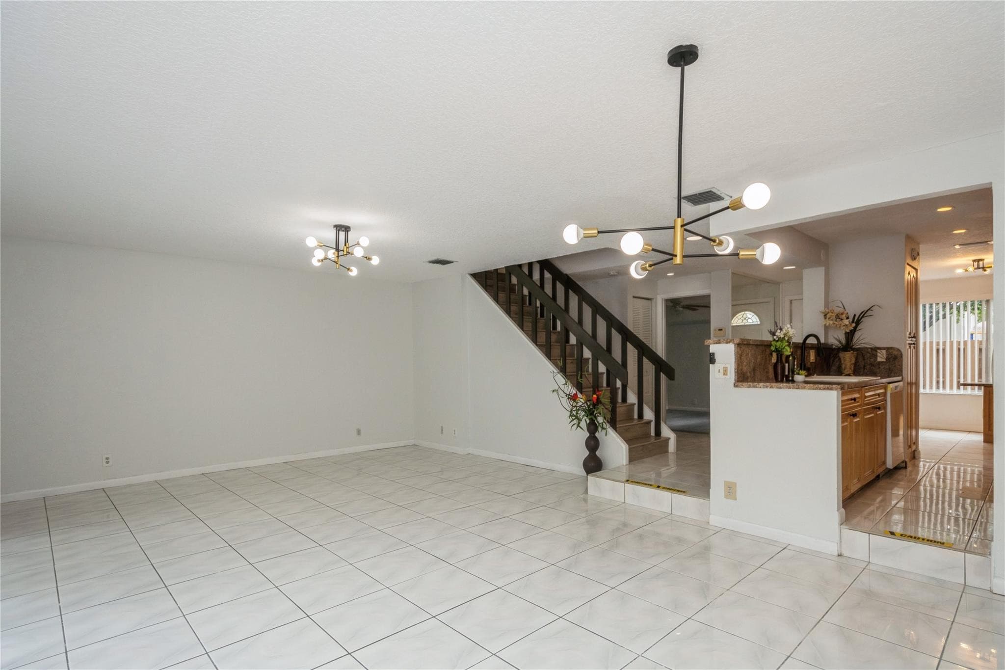 8208 NW 8th Place NW, Plantation, FL 33324 — photo 6 of 34