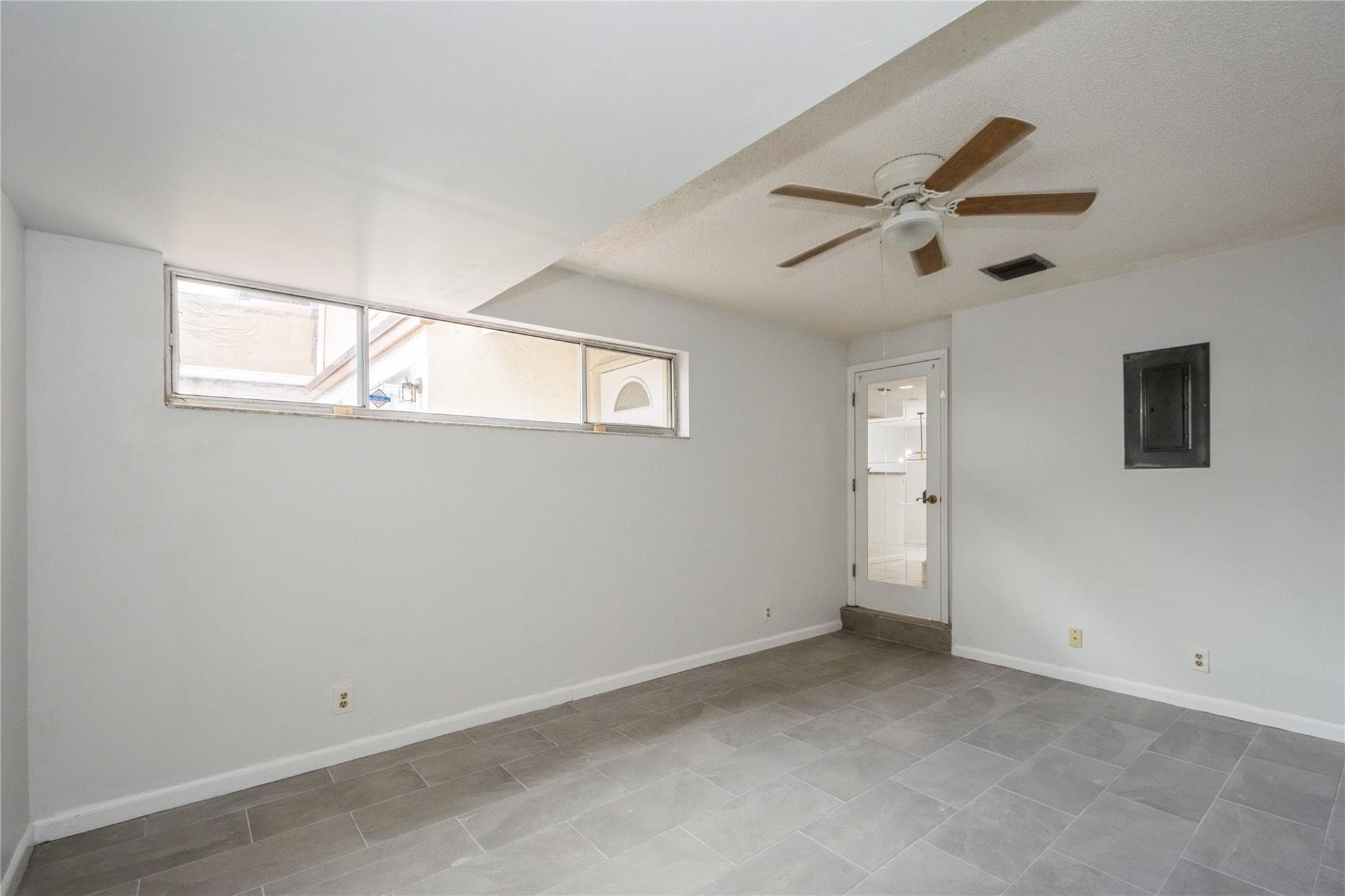8208 NW 8th Place NW, Plantation, FL 33324 — photo 13 of 34