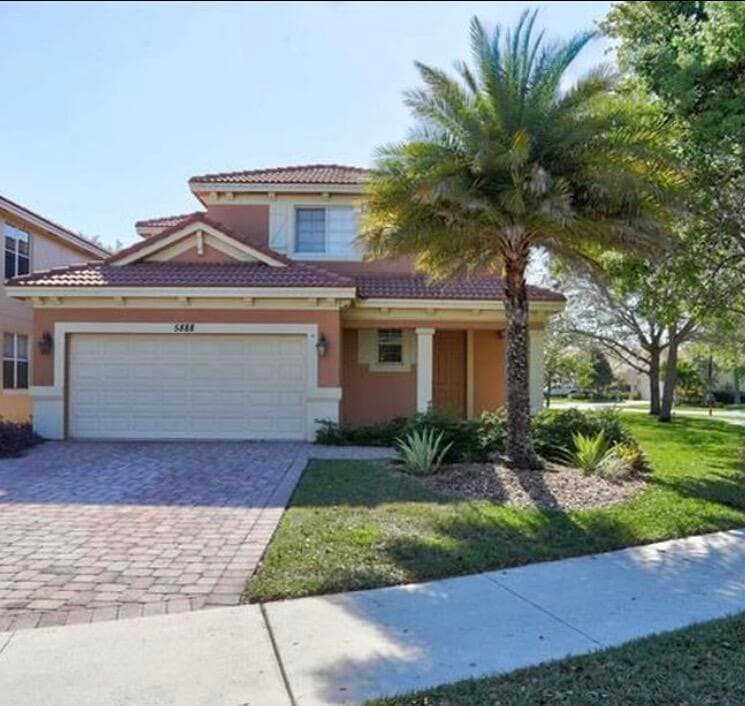 5888 SE Crooked Oak Avenue, Hobe Sound, FL 33455 — photo 1 of 10
