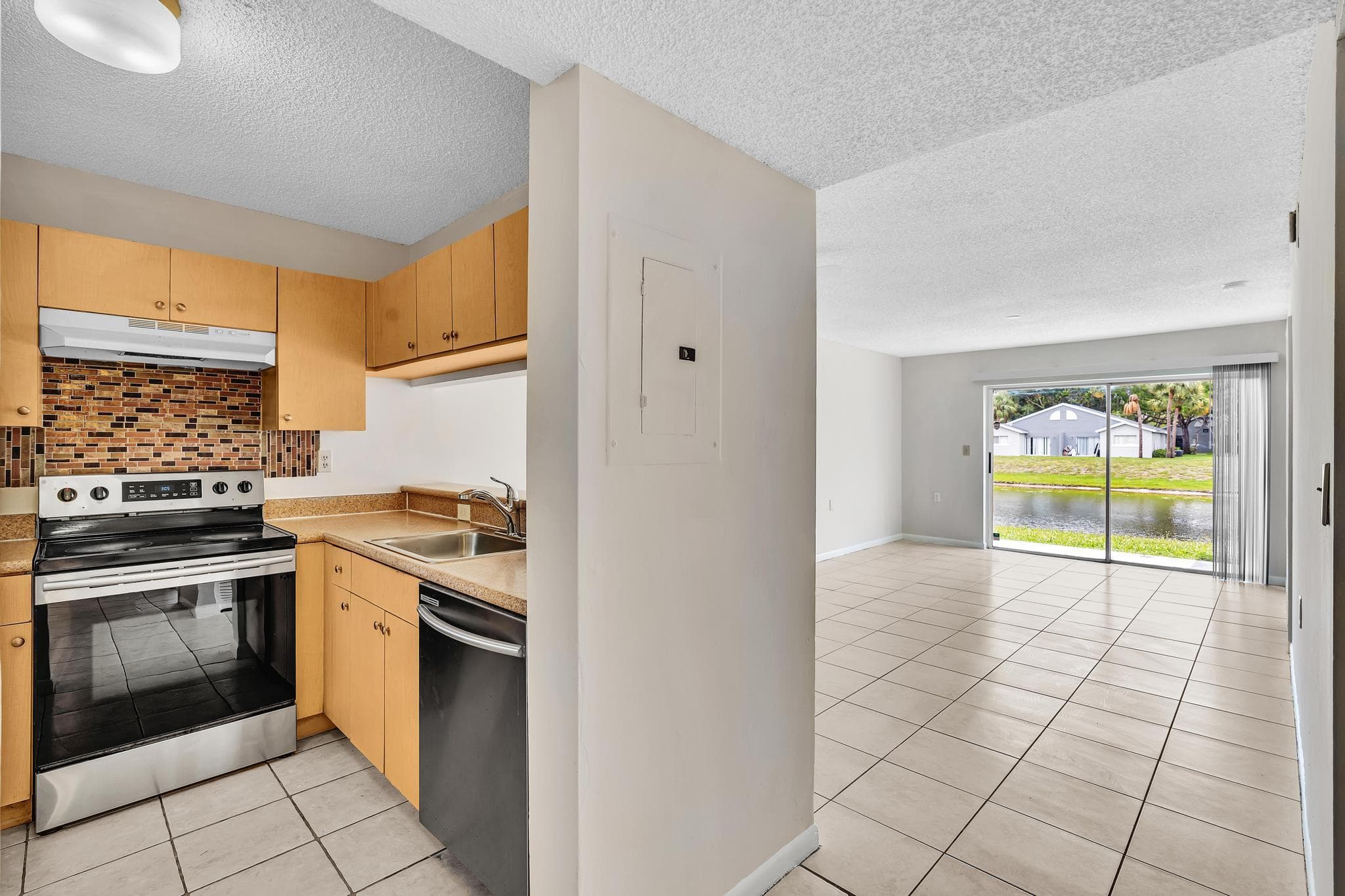 1020 Lake Victoria Drive B, West Palm Beach, FL 33411 — photo 8 of 53