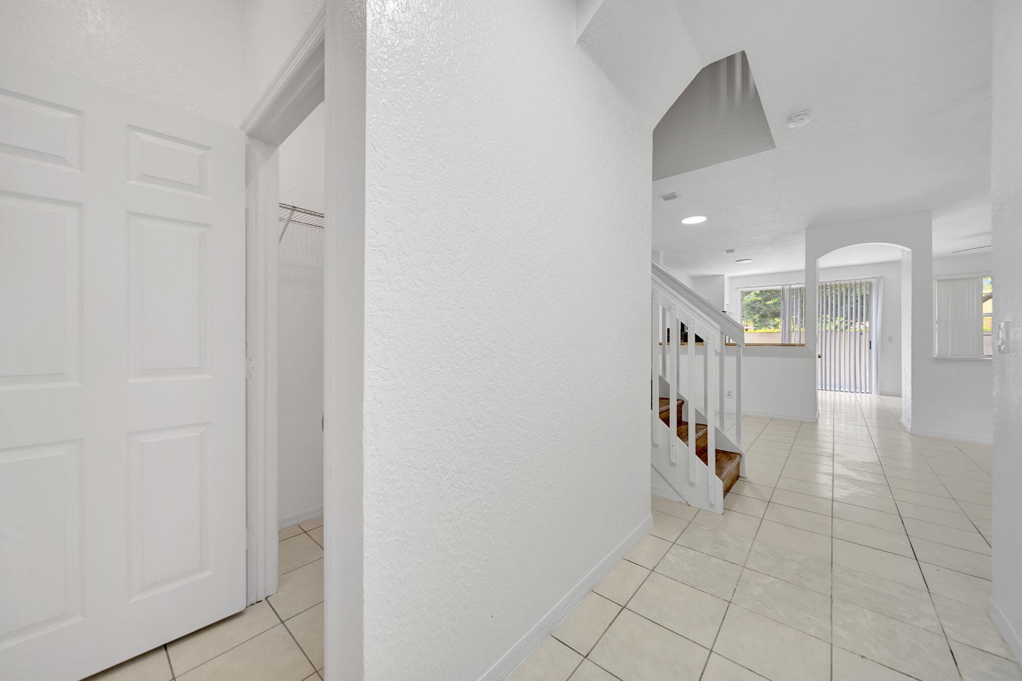 3970 NW 90th Way, Sunrise, FL 33351 — photo 5 of 34