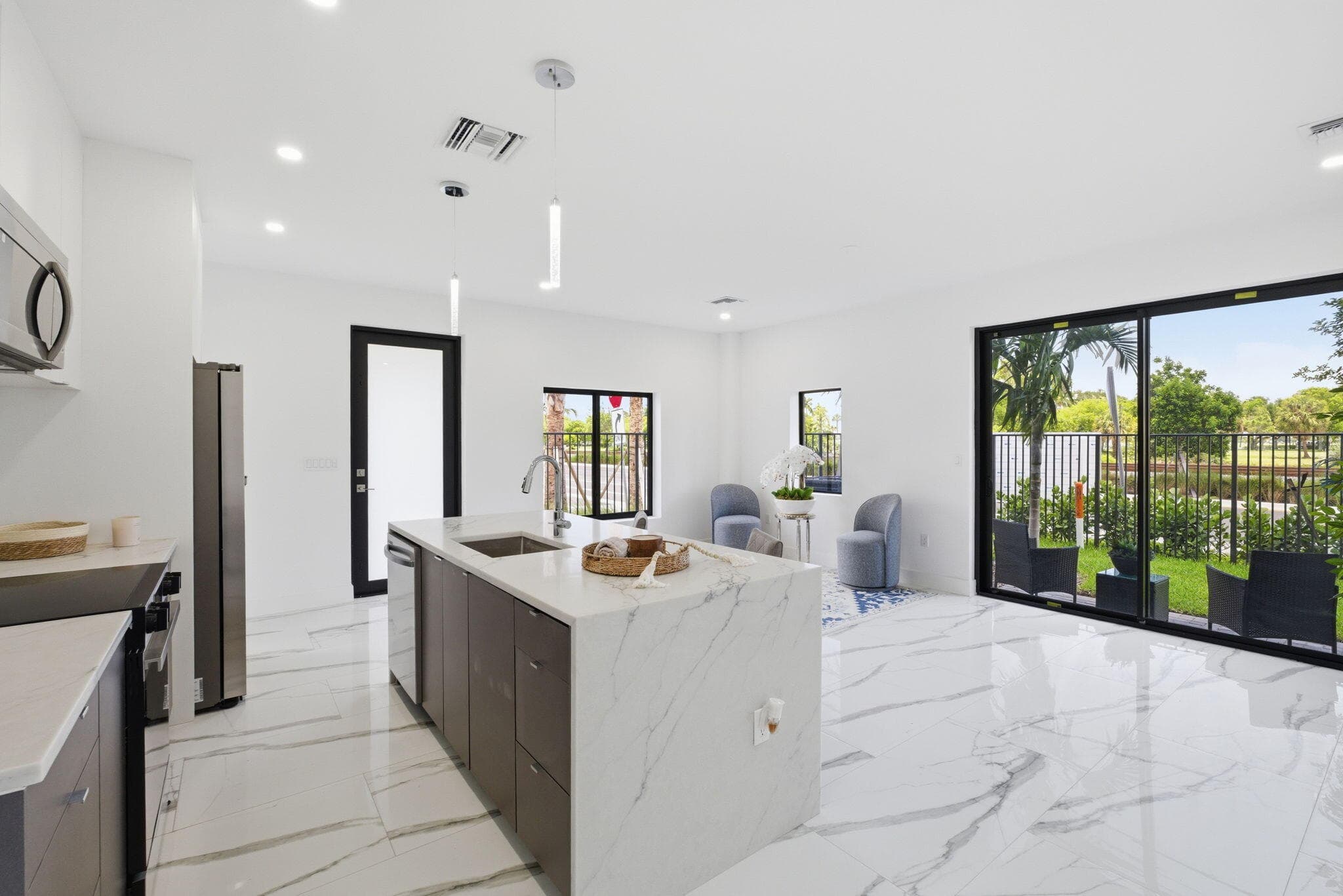 1548 NW 1st Avenue, Pompano Beach, FL 33060 — photo 8 of 34