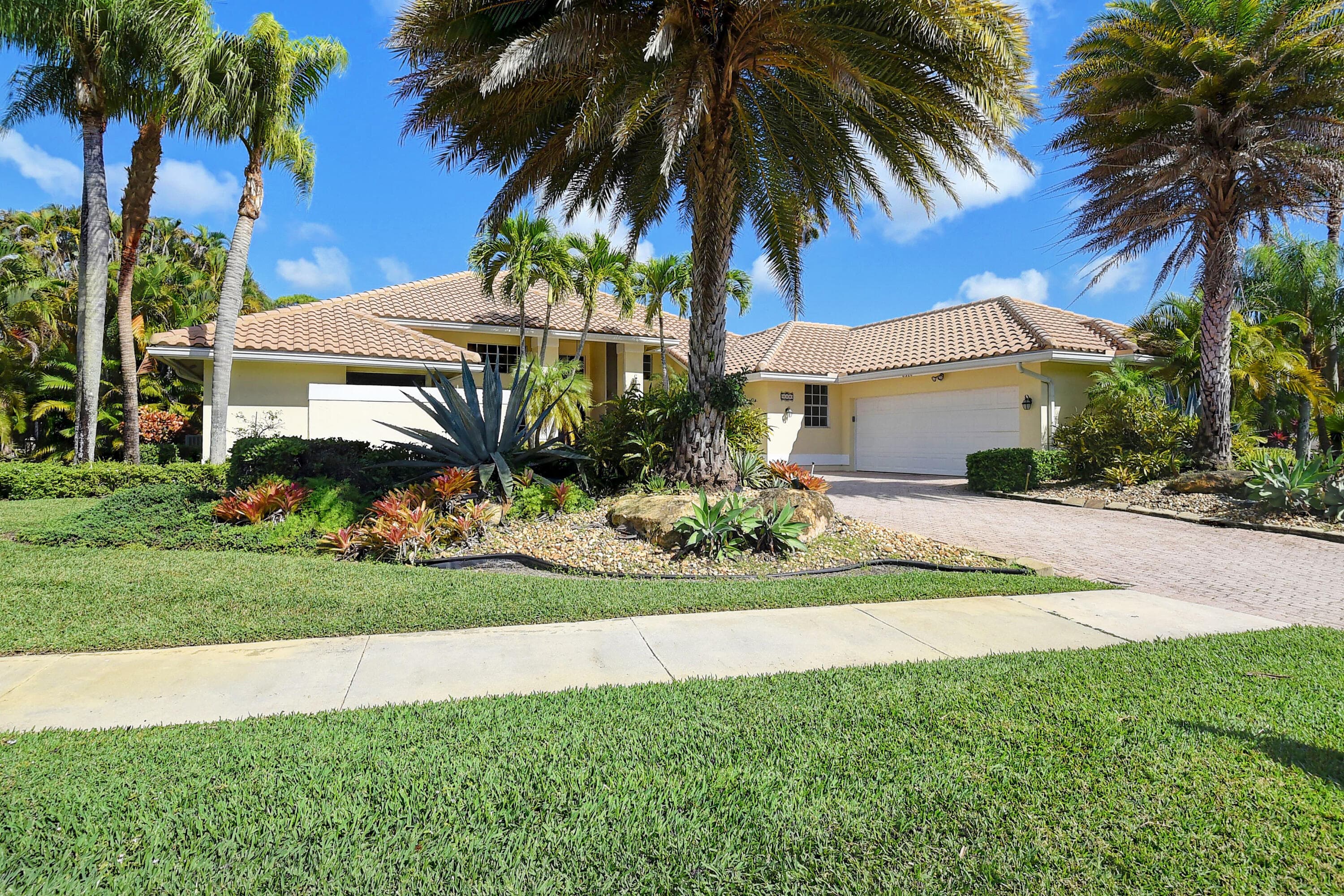 8320 Desmond Drive, Boynton Beach, FL 33472 — photo 1 of 54