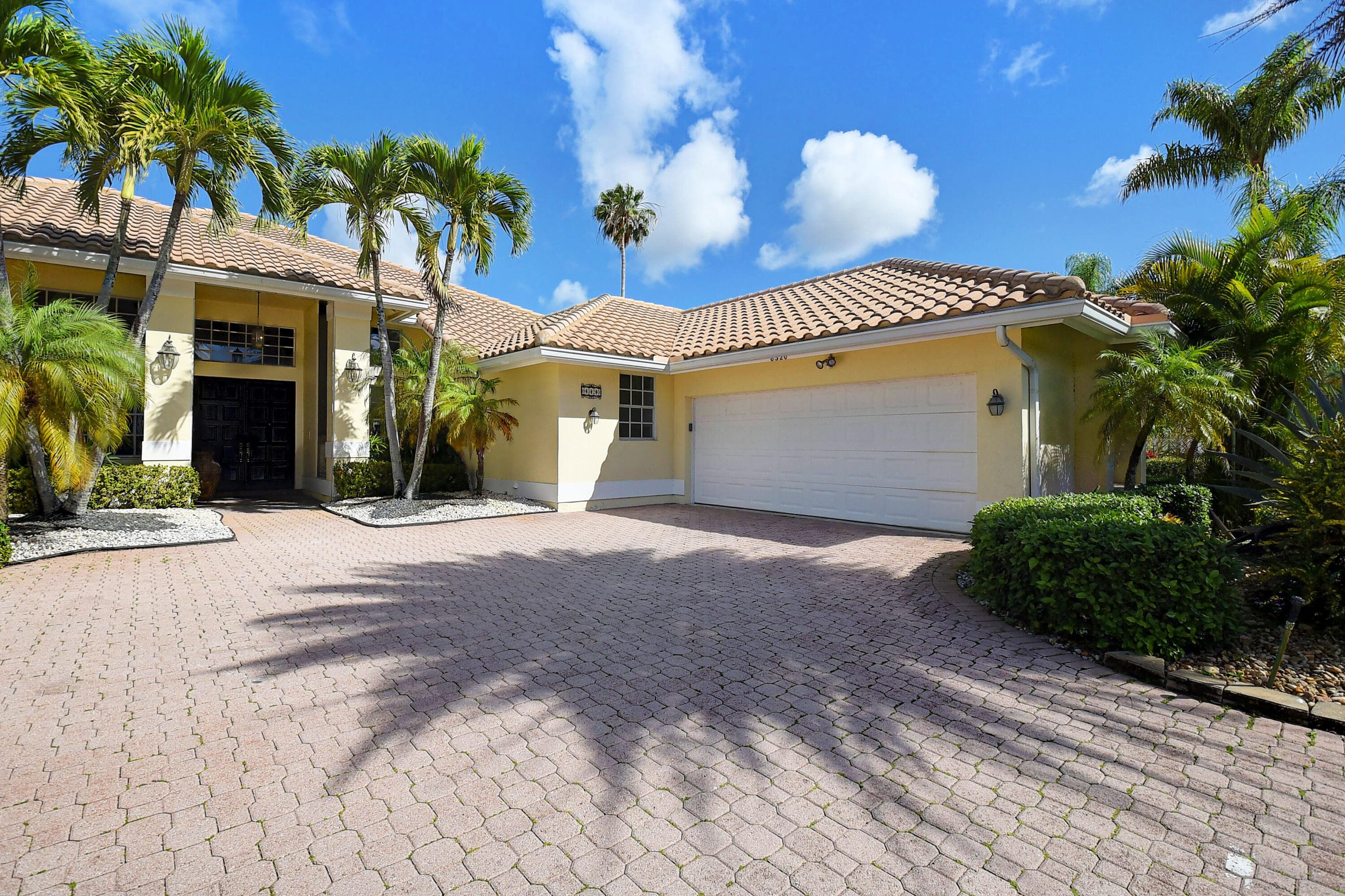 8320 Desmond Drive, Boynton Beach, FL 33472 — photo 4 of 54