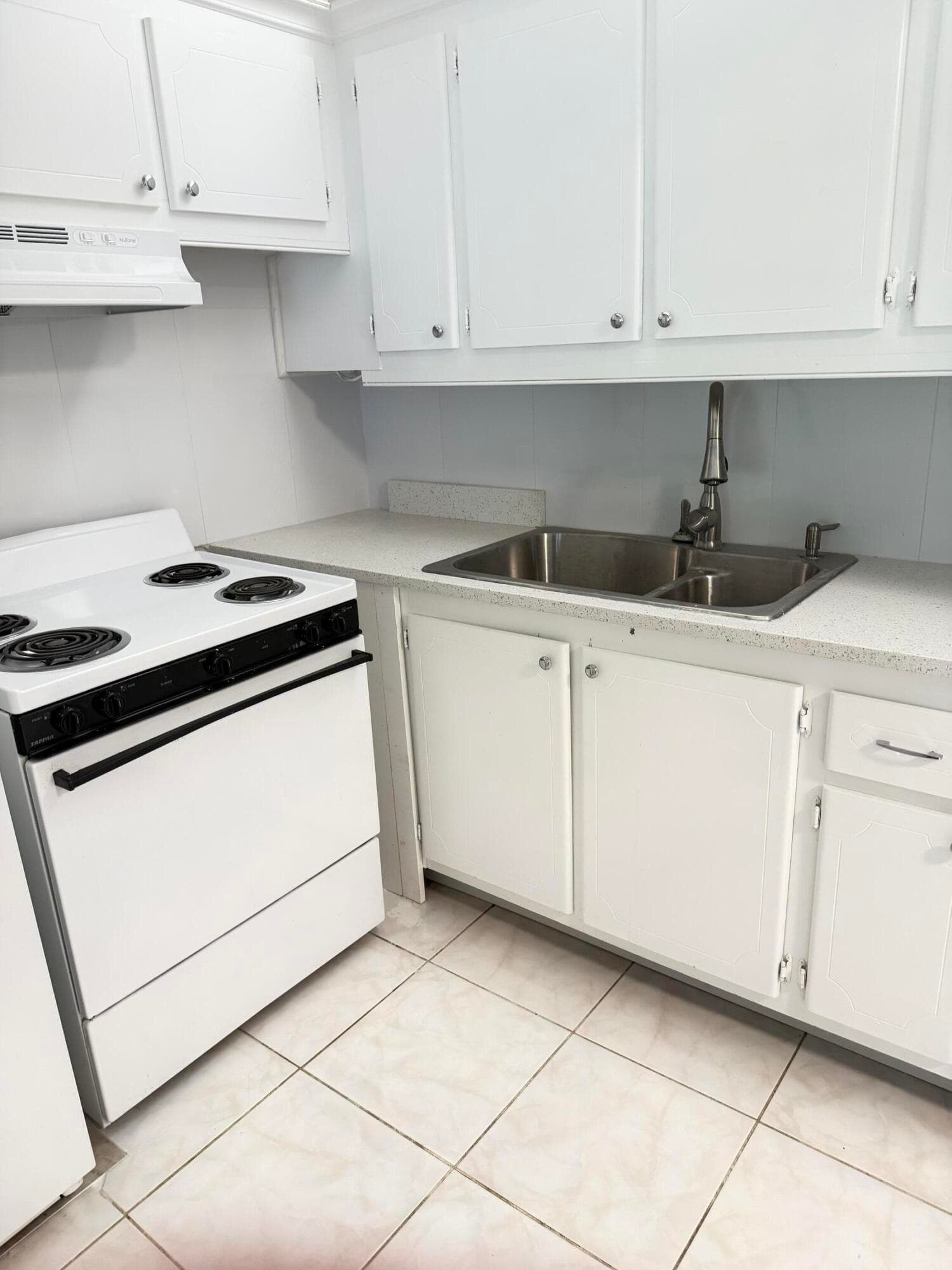 179 Windsor H, West Palm Beach, FL 33417 — photo 2 of 33