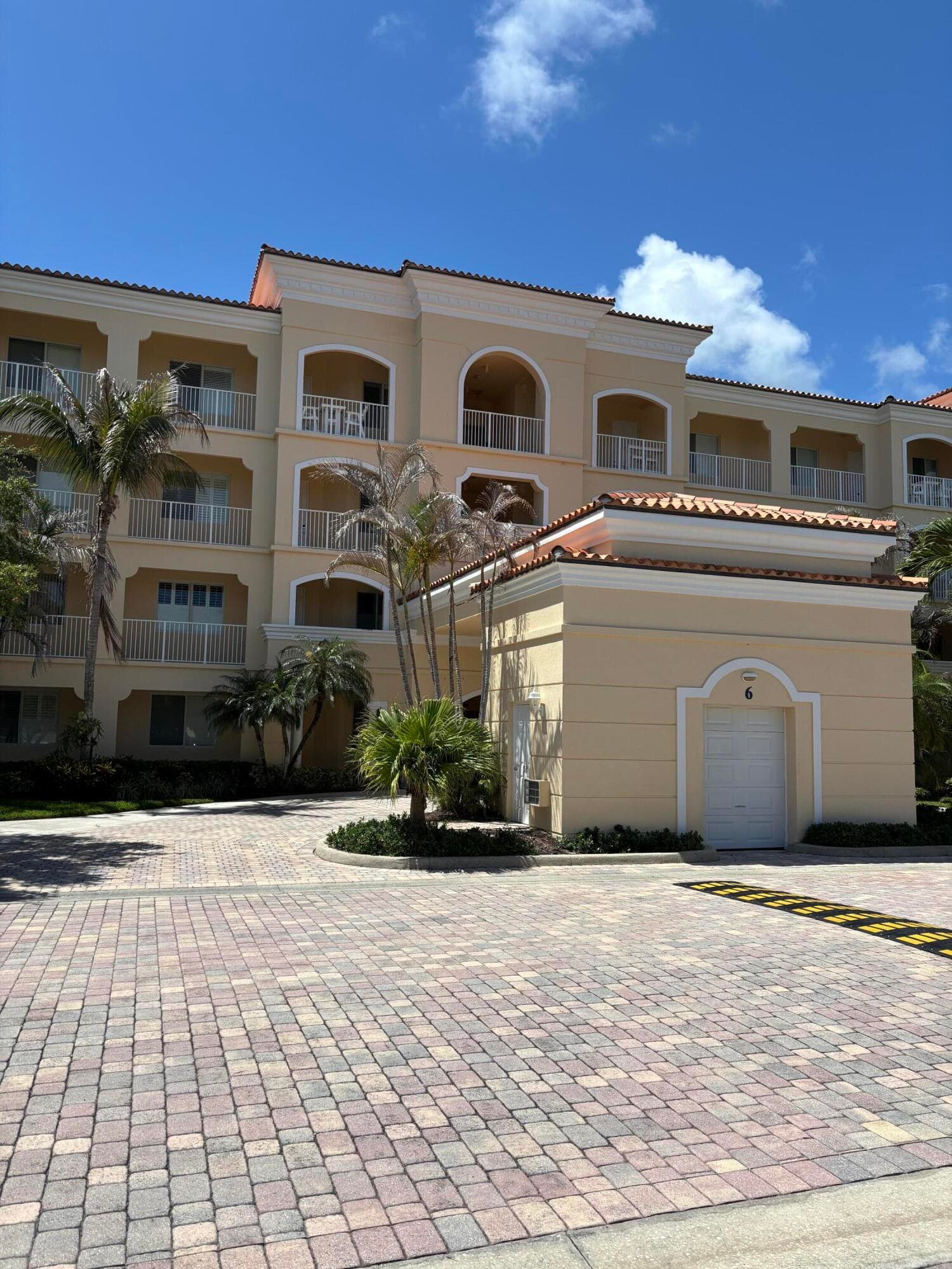 6 E Harbour Isle Dr Drive E 205, Fort Pierce, FL 34949 — photo 1 of 34