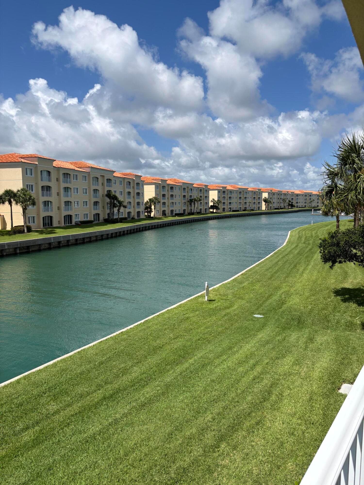 6 E Harbour Isle Dr Drive E 205, Fort Pierce, FL 34949 — photo 4 of 34