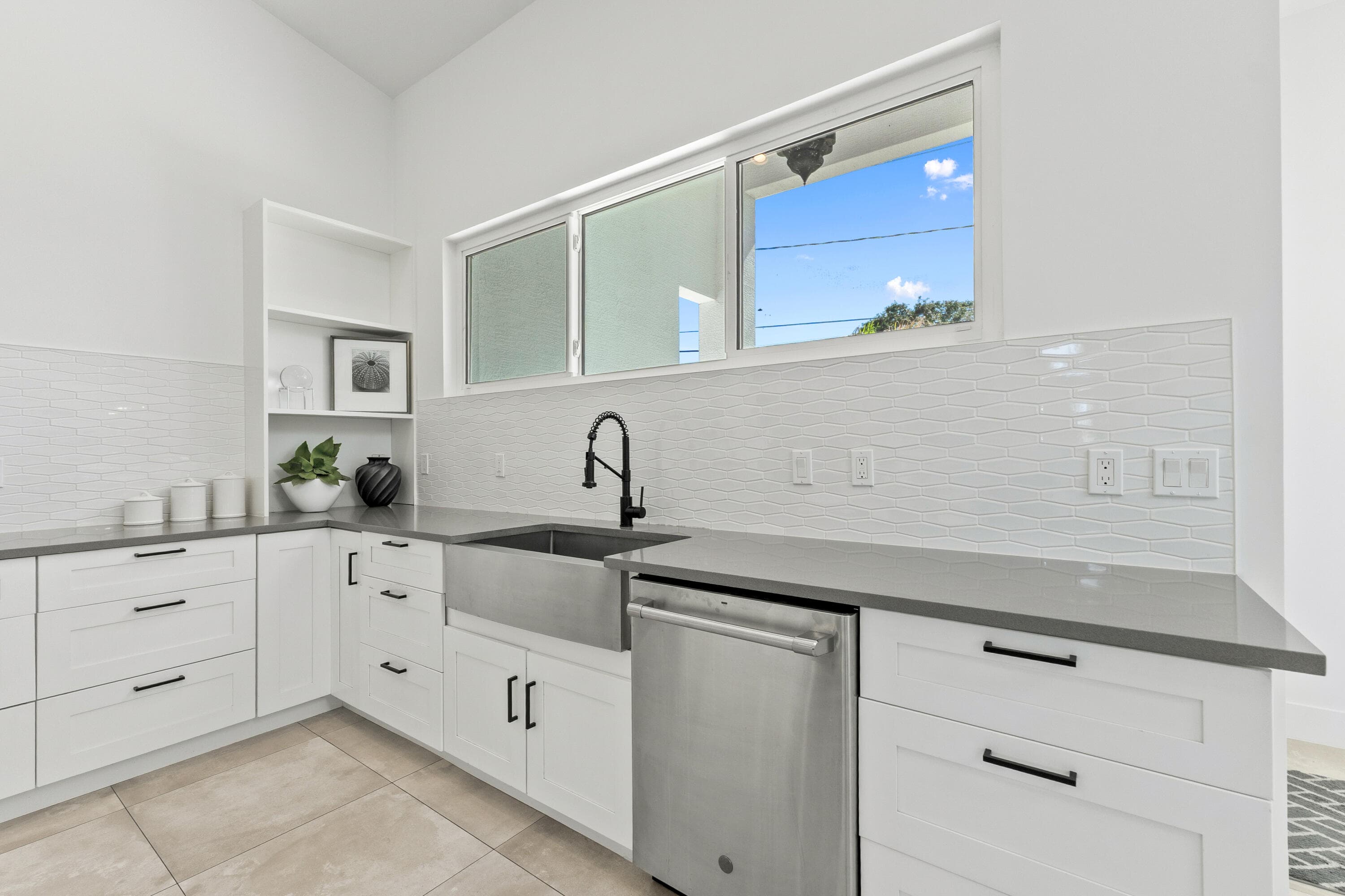 3213 SE Morningside Boulevard, Port St. Lucie, FL 34952 — photo 9 of 57