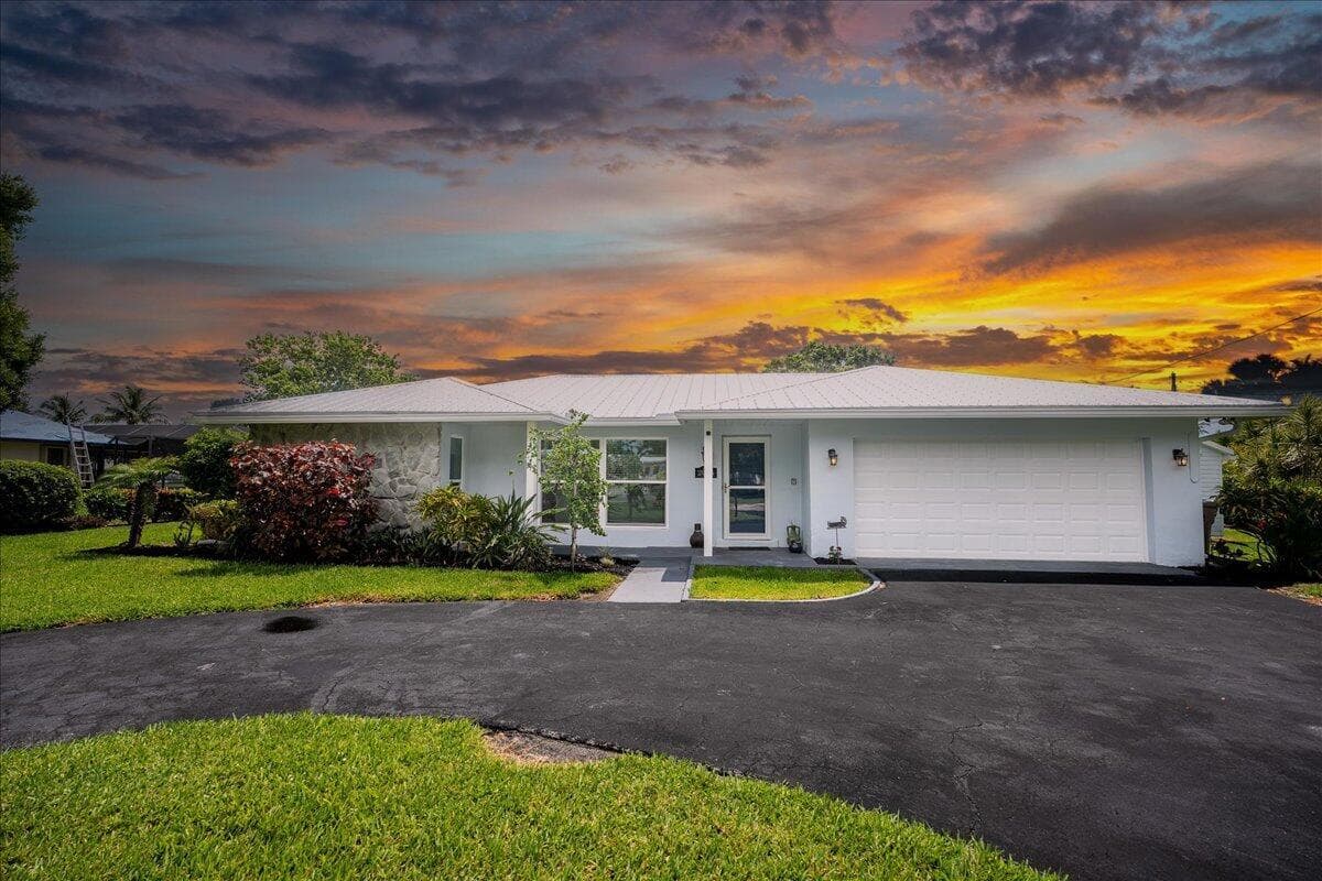2066 SE 5th Ct Court SE, Vero Beach, FL 32962 — photo 2 of 52