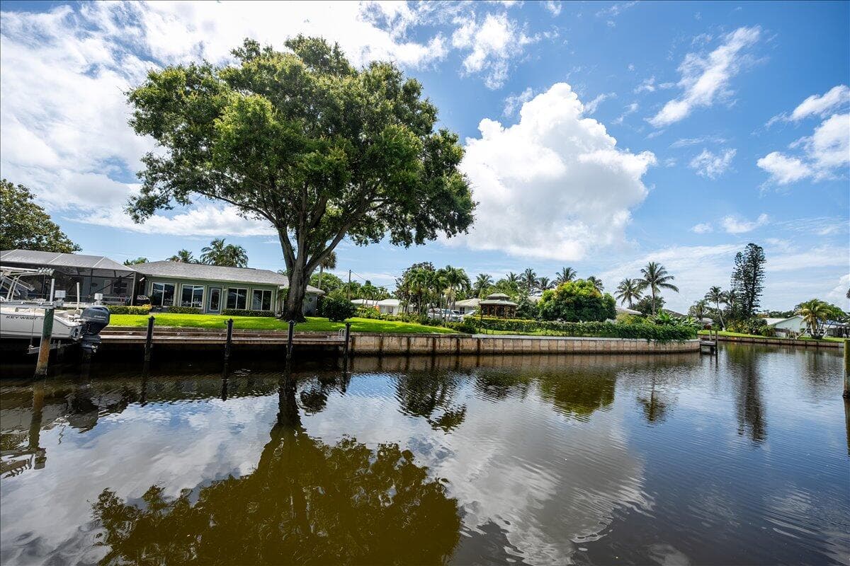 2066 SE 5th Ct Court SE, Vero Beach, FL 32962 — photo 40 of 52