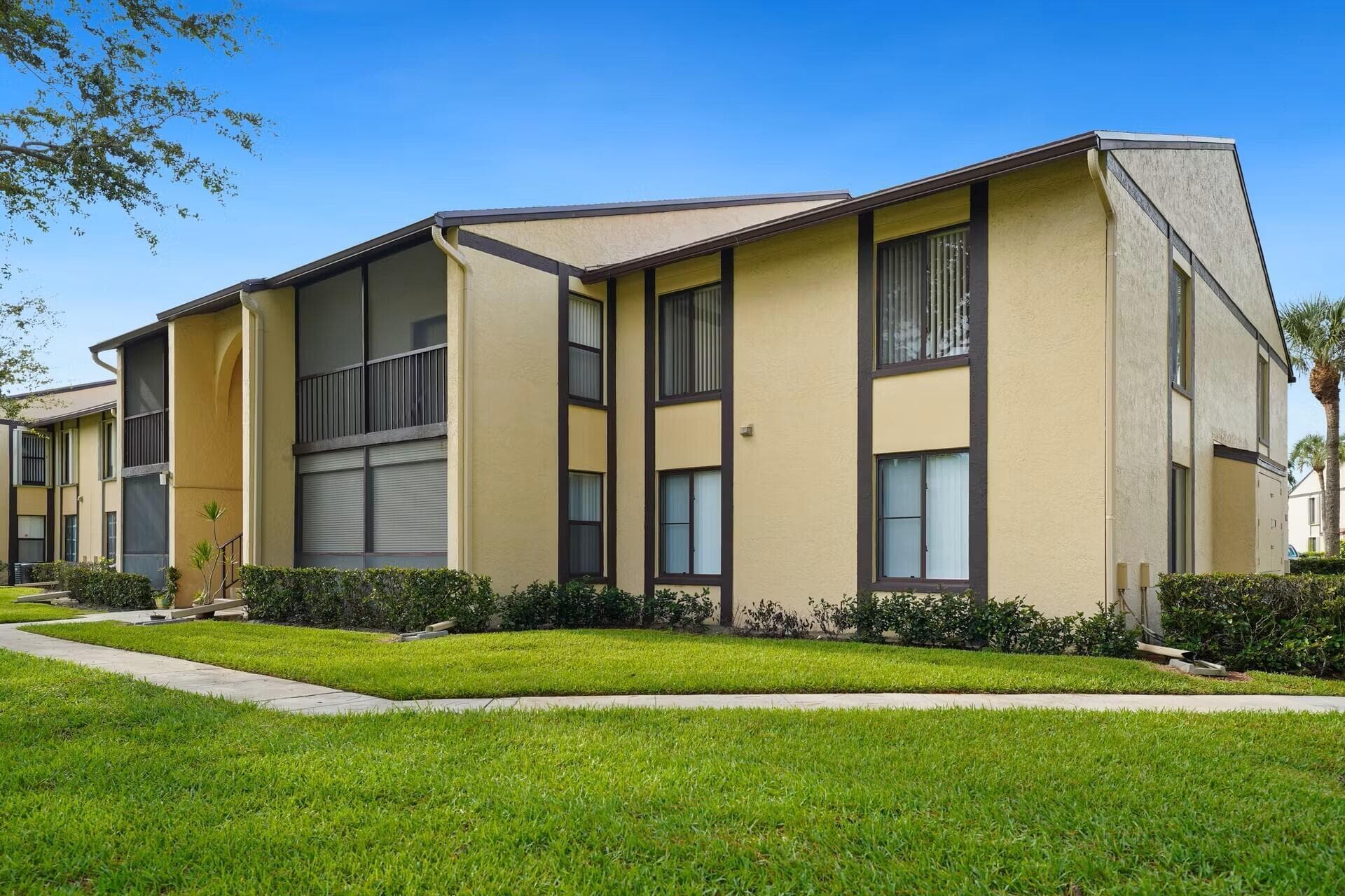 802 Sky Pine Way E2, Greenacres, FL 33415 — photo