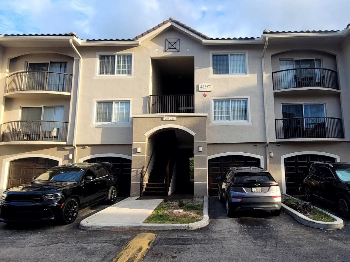4197 N Haverhill Road 212, West Palm Beach, FL 33417 — photo