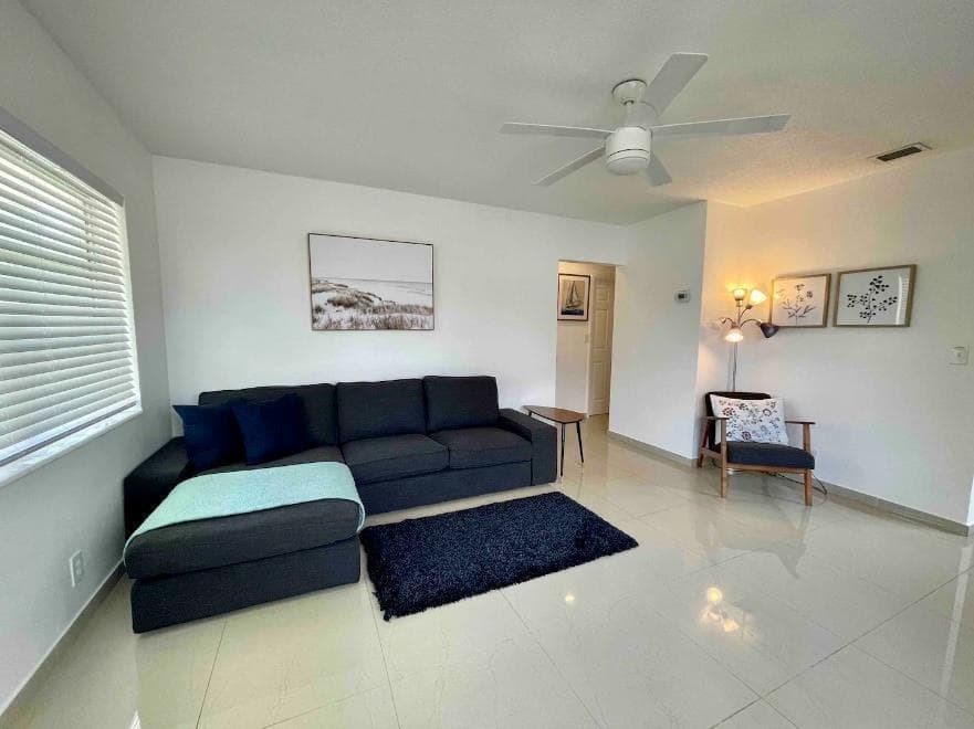29 NE 3rd Street A, Dania Beach, FL 33004 — photo 1 of 15