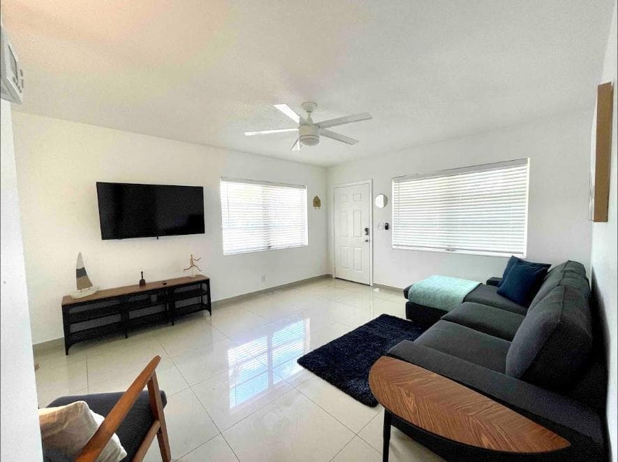 29 NE 3rd Street A, Dania Beach, FL 33004 — photo 3 of 15