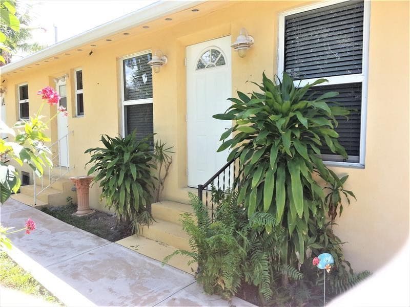 1123 N 17th Avenue 1, Hollywood, FL 33020 — photo 1 of 9